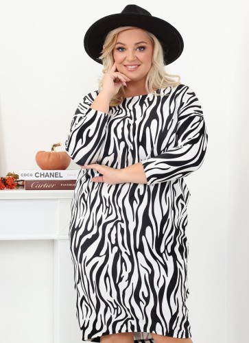 Sukienka  plus size welurowa  TAISA – biała -wzór zebra (r. 44-52)  