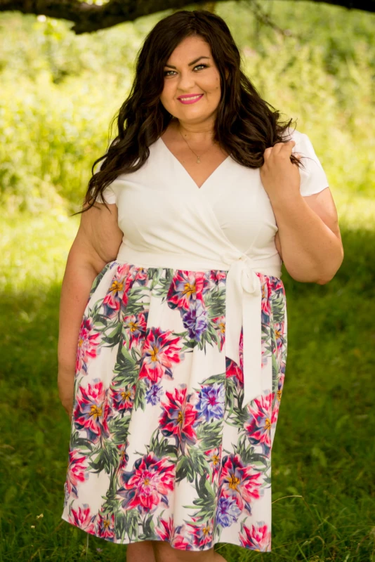 Sukienka plus size WERA różowe kwiaty( r. 44-52) 