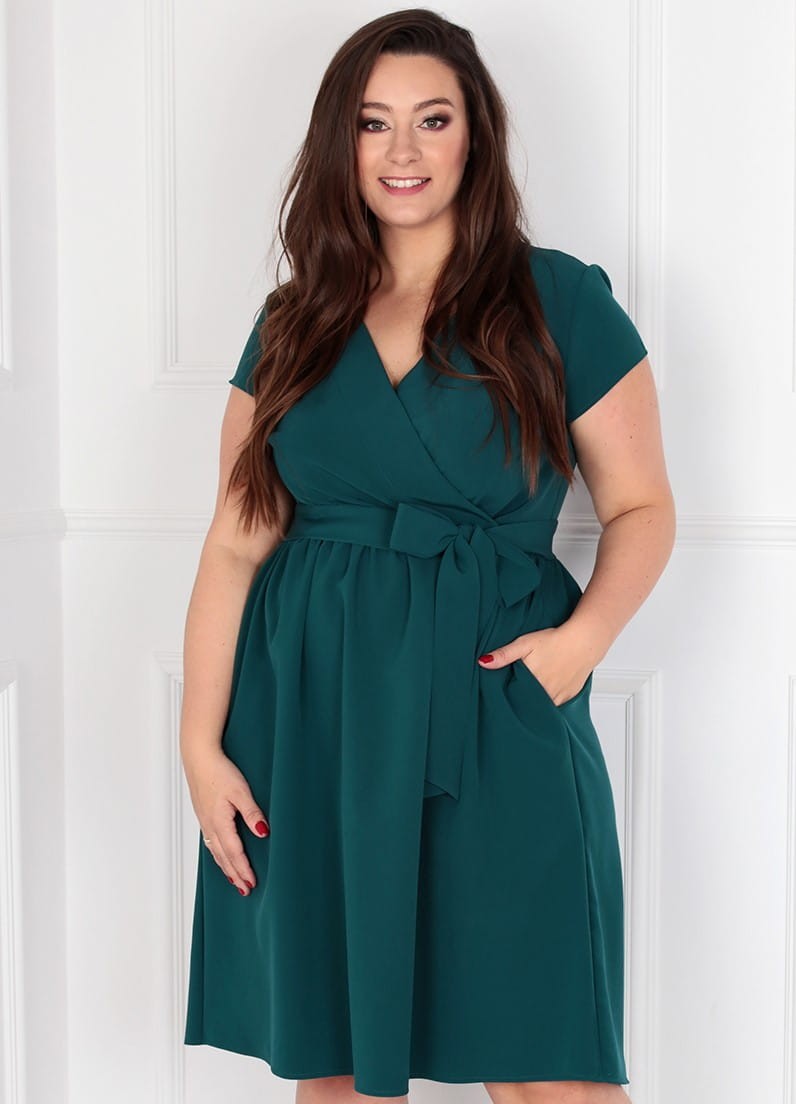 COCO - Sukienka plus size wiązana w talii ( r. 44-52)