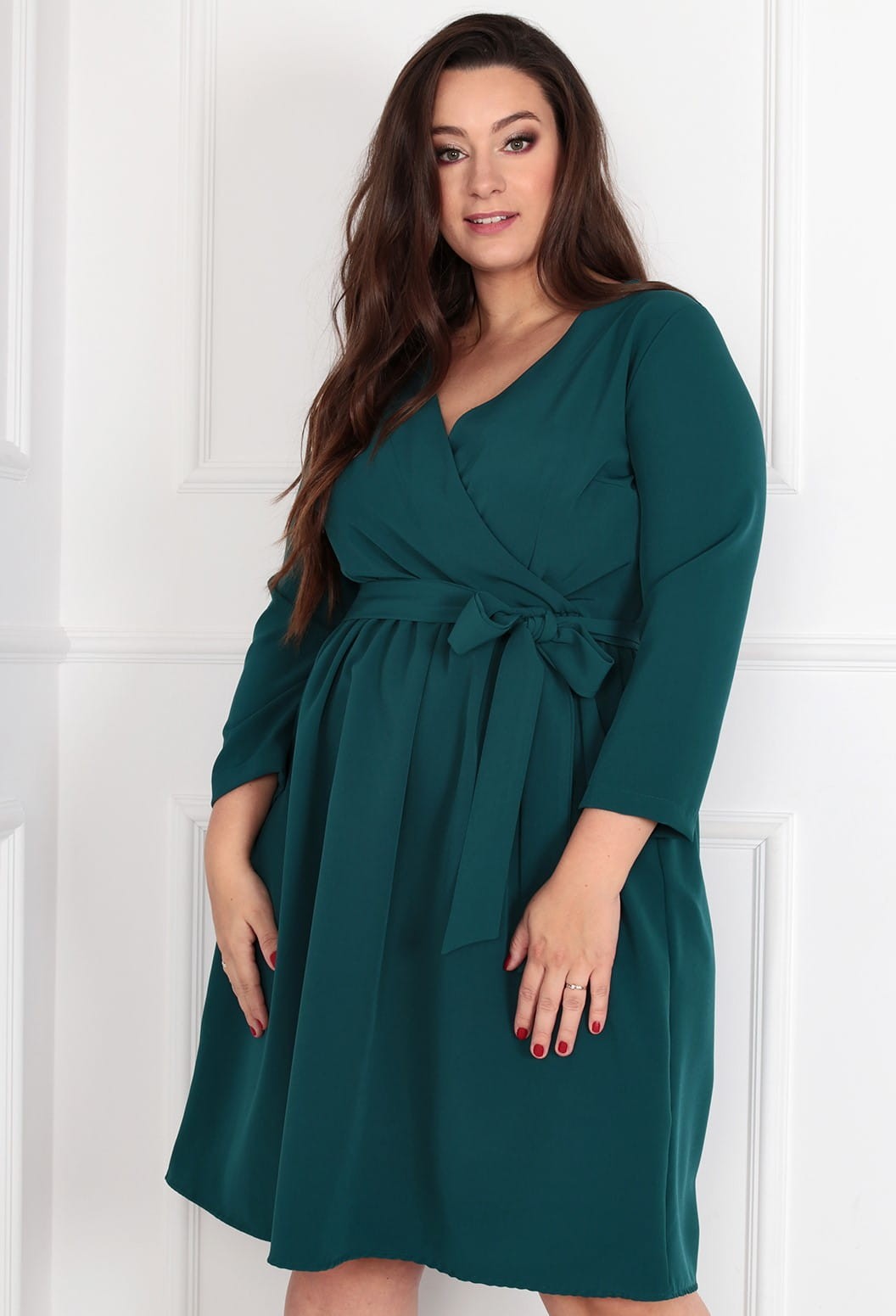 ANA - Sukienka plus size wiązana w talii  ( r. 44-52) 