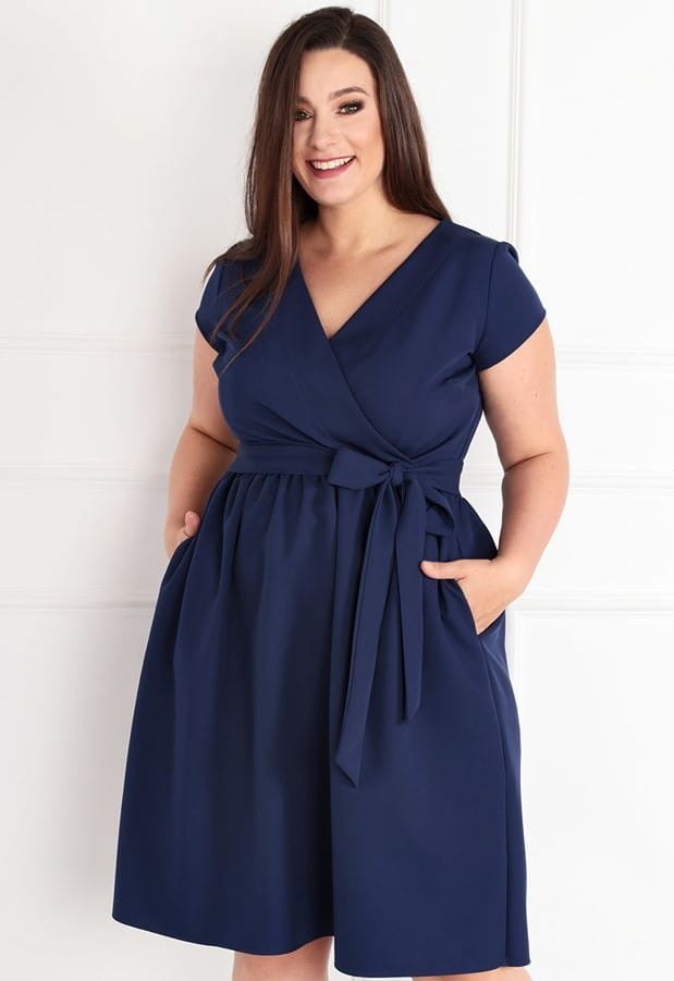COCO - Sukienka plus size wiązana w talii ( r.44-52)