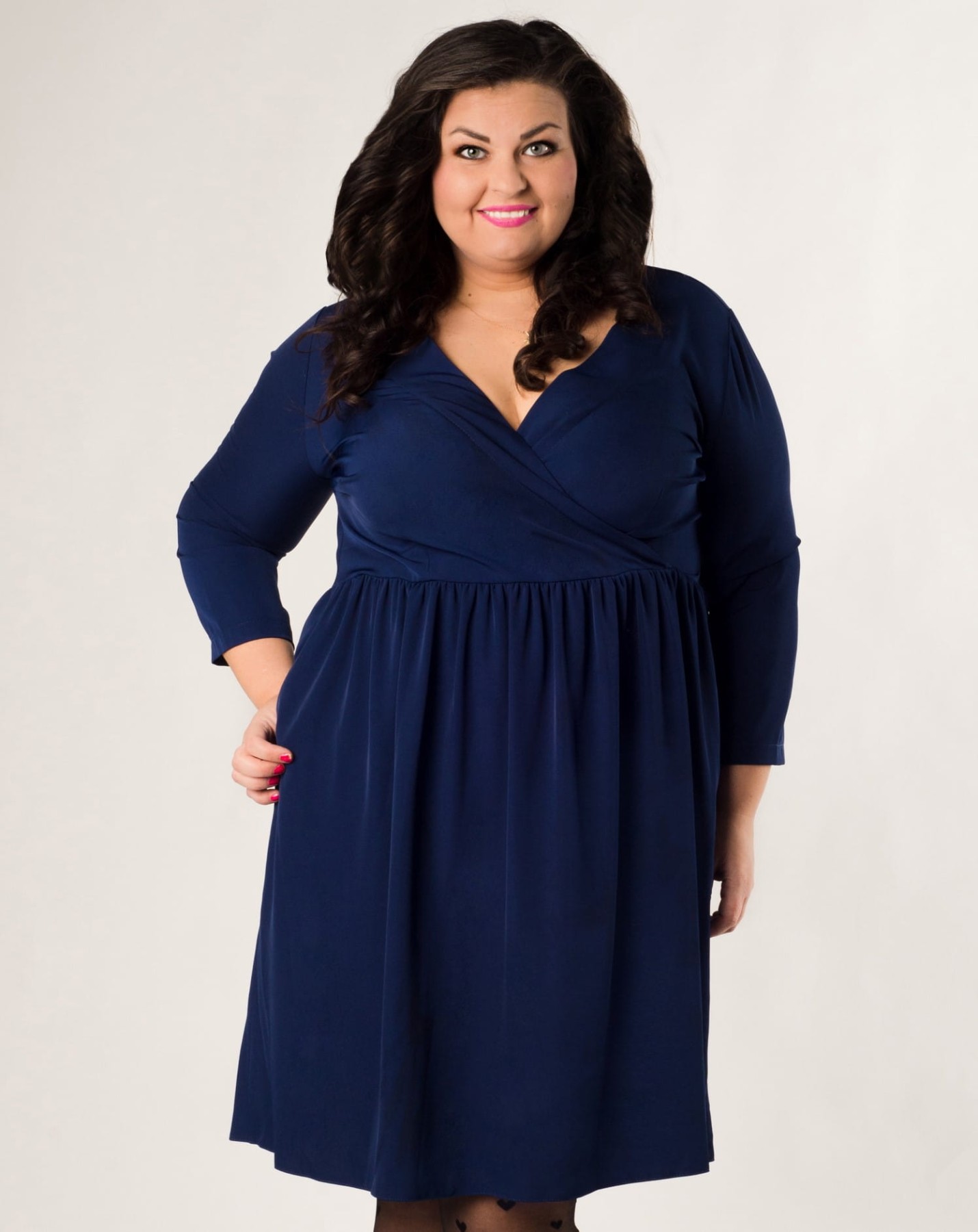 ANA - Sukienka plus size wiązana w talii ( r.44-52) 