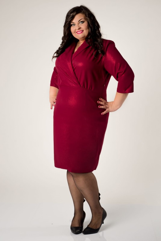 % Sukienka plus size nabłyszczana %