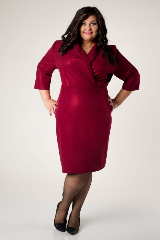 % Sukienka plus size nabłyszczana %
