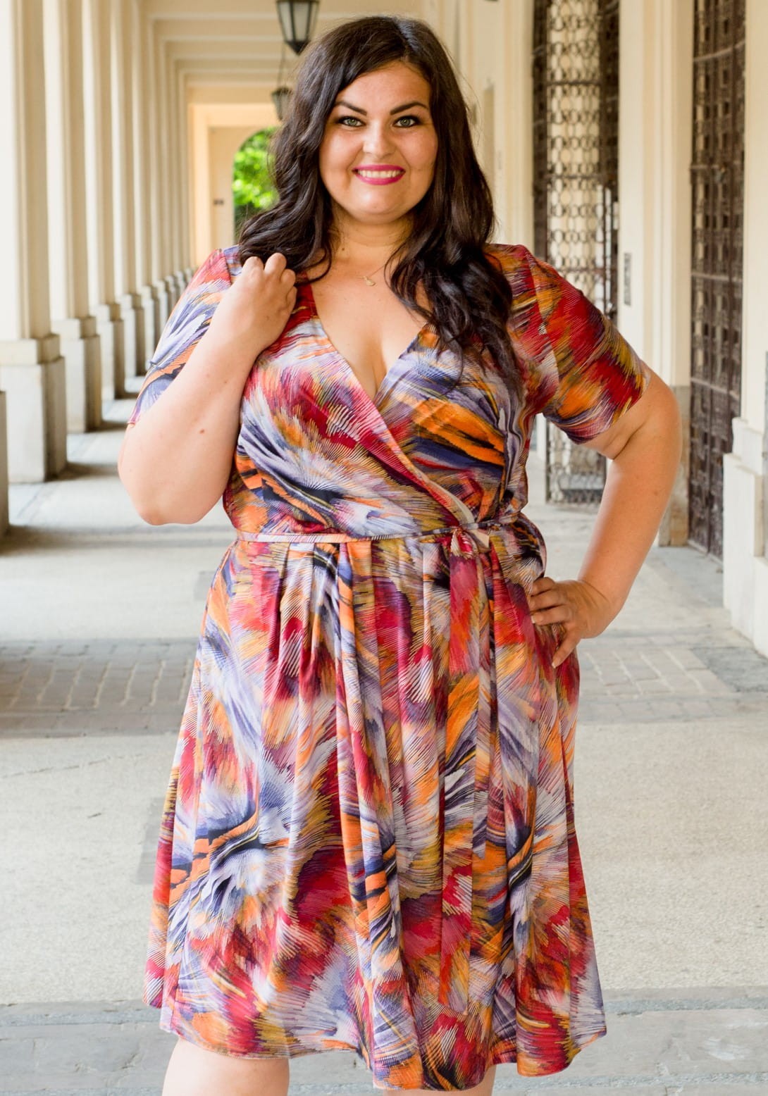 Sukienka plus size silky- dekolt zakładany