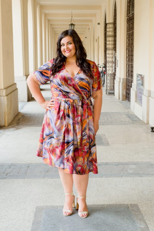 Sukienka plus size silky- dekolt zakładany