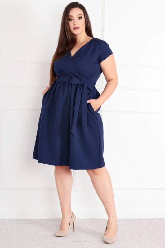 COCO - Sukienka plus size wiązana w talii ( r.44-52)