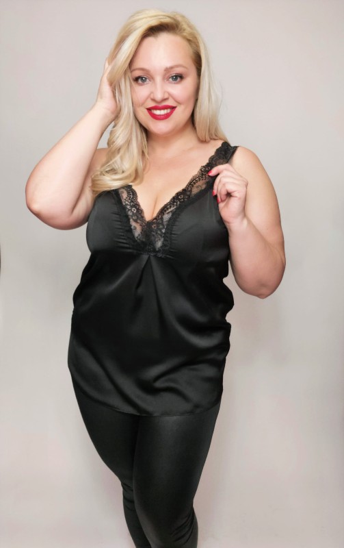 Satynowa koszulka z koronką plus size FIONI ( r. 44-56)  