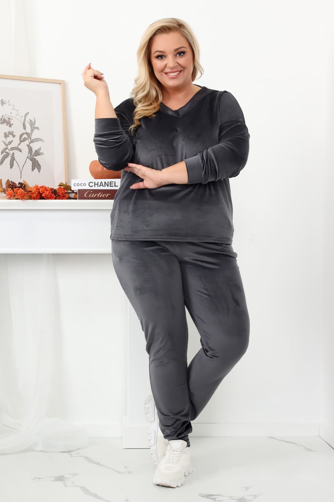 Dres welurowy  plus size NAOMI szary (r. 44-54) 