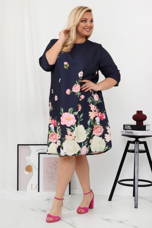 Sukienka plus size trapezowa w kwiaty Cecilie r. ( 44-52) GRANAT 