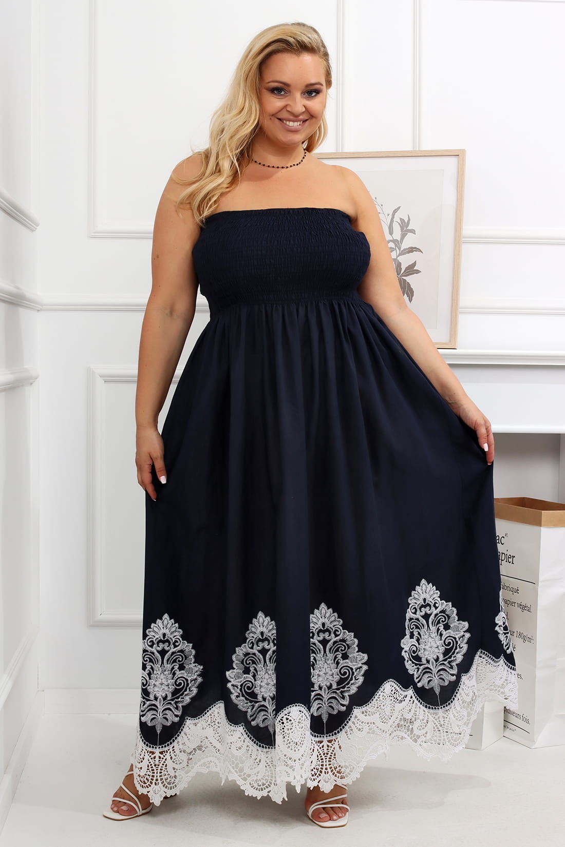   Sukienka maxi plus size Dalia -K granatowa z bialą koronką (r.  46 do 58)