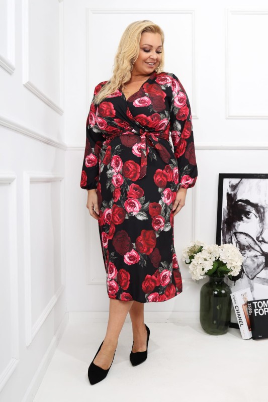 Sukienka plus size w kwiatowy print MERCII w róże  ( r. 42-50) 