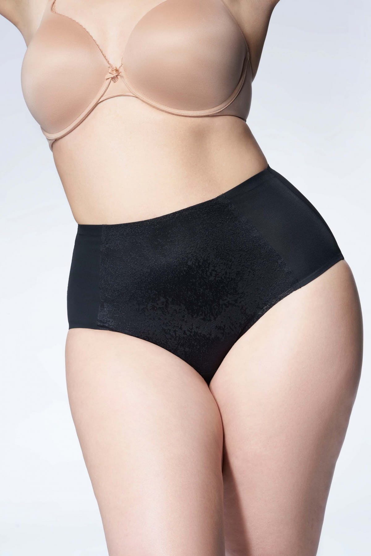 Majtki modelujące plus size Agat Czarne