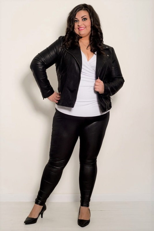 Bluzka plus size z zakładanym dekoltem i marszczeniem EMILY  ( r. 44-54) BESTSELLER