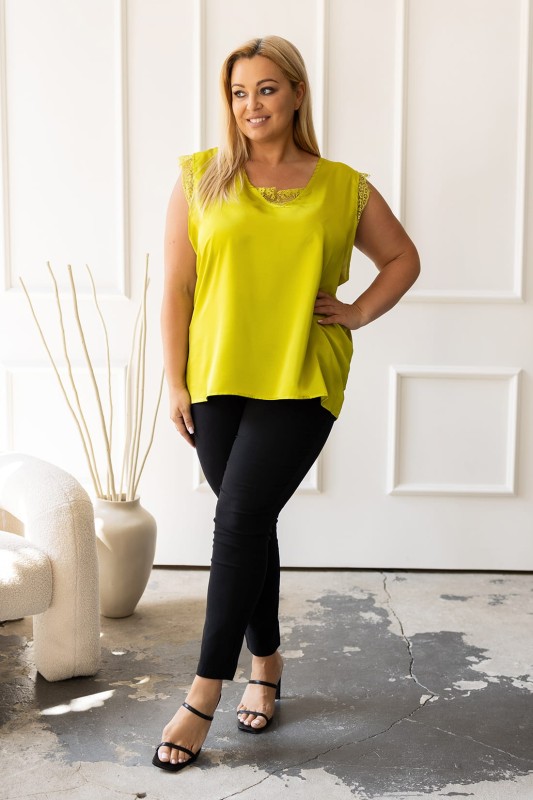 Bluzka plus size satynowa z koronką ( r. 46-52)