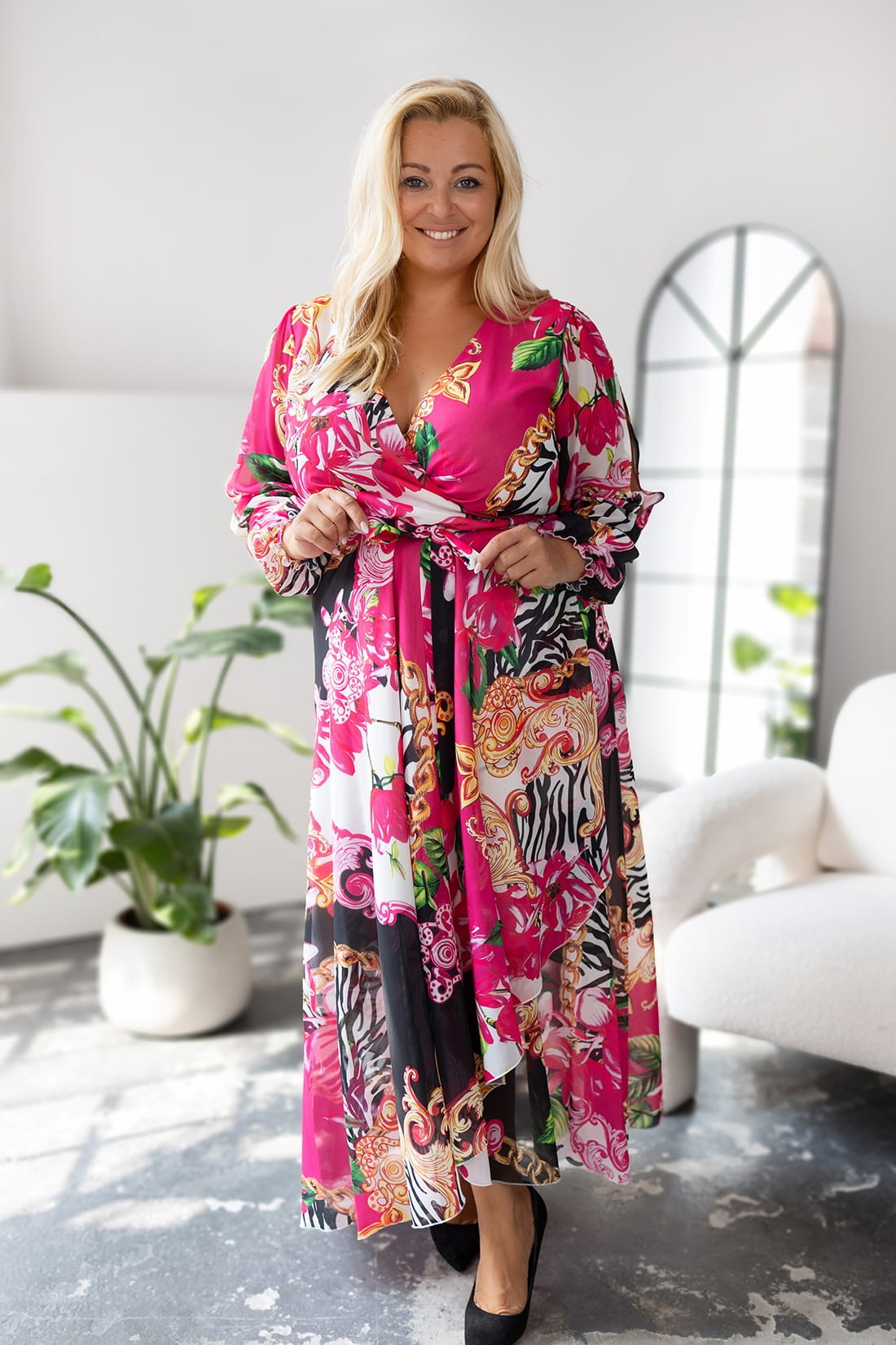 Szyfonowa sukienka plus size maxi LAILA versace ( r. 46-56 ) 