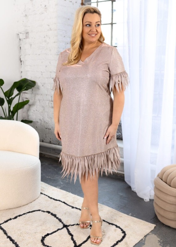 Sukienka plus size WILMA mod 8 - z połyskiem szampański róż ( r. 48-56)