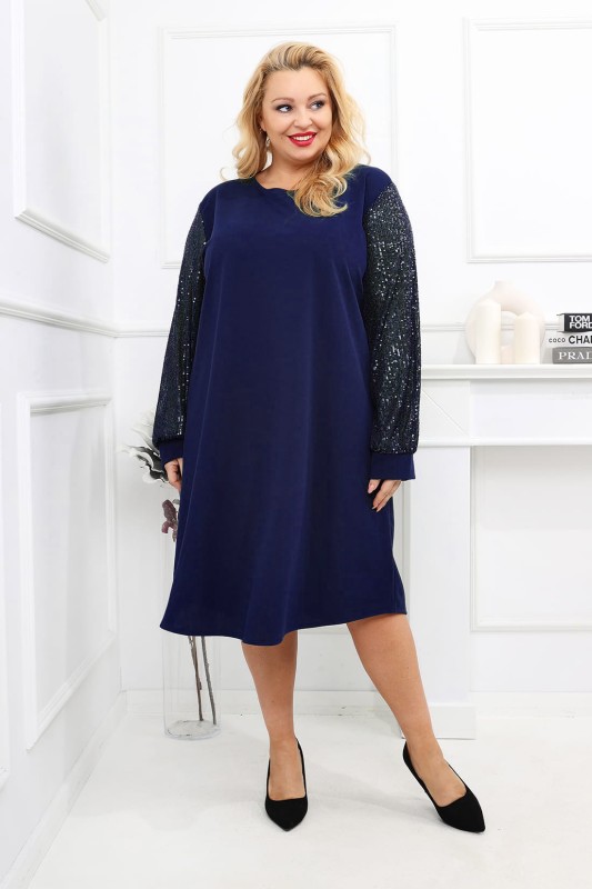 Sukienka plus size trapezowa z cekinowymi rękawami ( r. 50-56) 