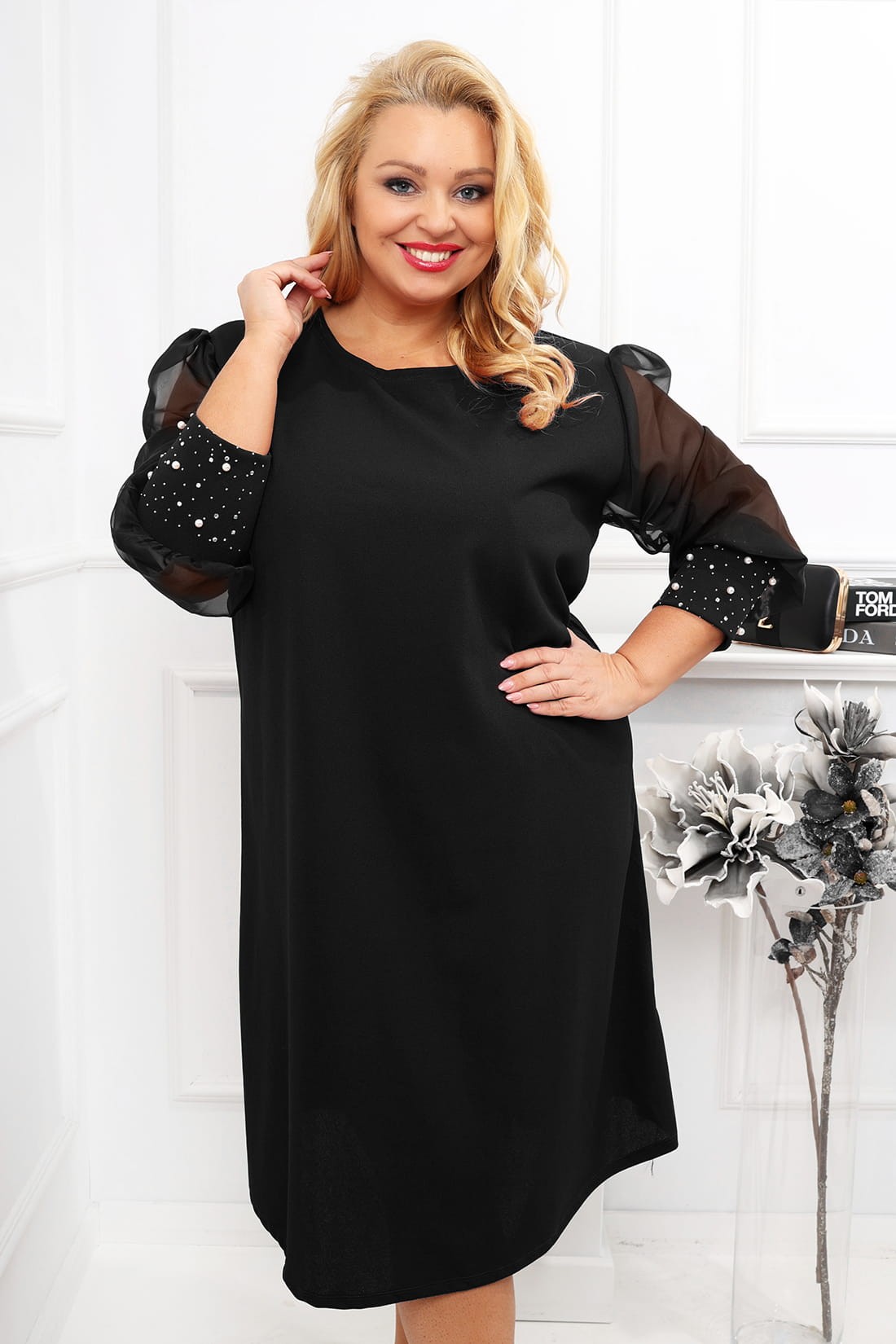 Sukienka plus size trapezowa z ozdobą na rękawach ( r. 48-54) BESTSELLER  