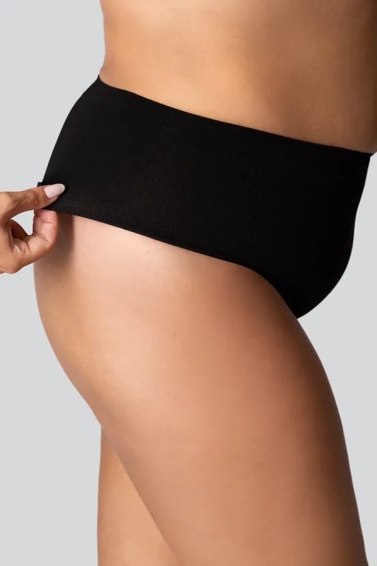 Majtki modelujące QUEEN SIZE STRINGI MID-WAISTED SMOOTHWEAR CHAMPAGNE PEARL ( r. 46-60)    