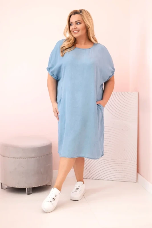Sukienka damska Plus Size z lyocellu z marszczeniami i kieszeniami – jasny jeans