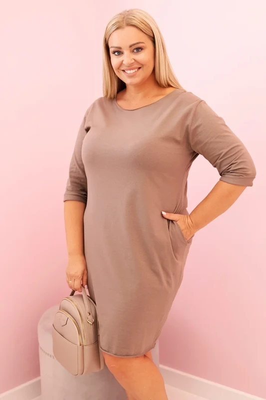 Sukienka  Plus Size  o prostym kroju i rękawem 3/4 ( r. 44-50) 