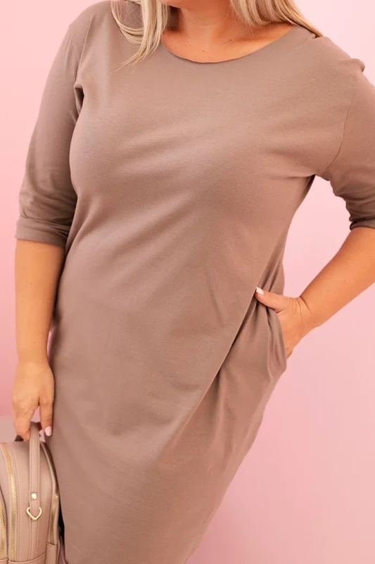 Sukienka  Plus Size  o prostym kroju i rękawem 3/4 ( r. 44-50) 