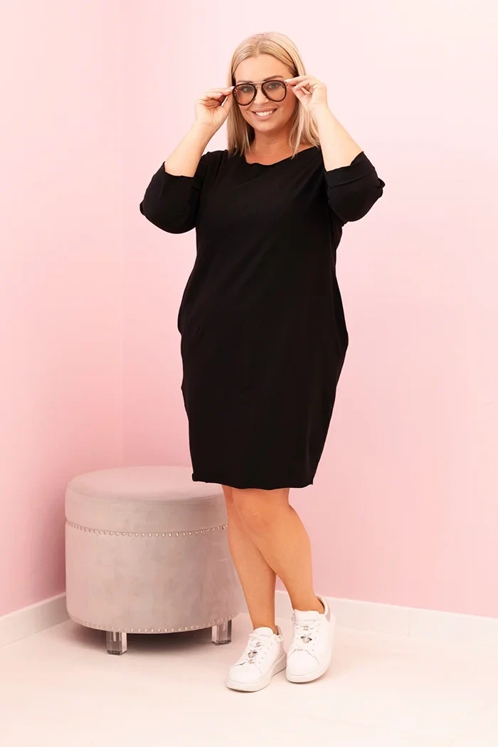 Sukienka  Plus Size  o prostym kroju i rękawem 3/4 ( r. 44-50) 