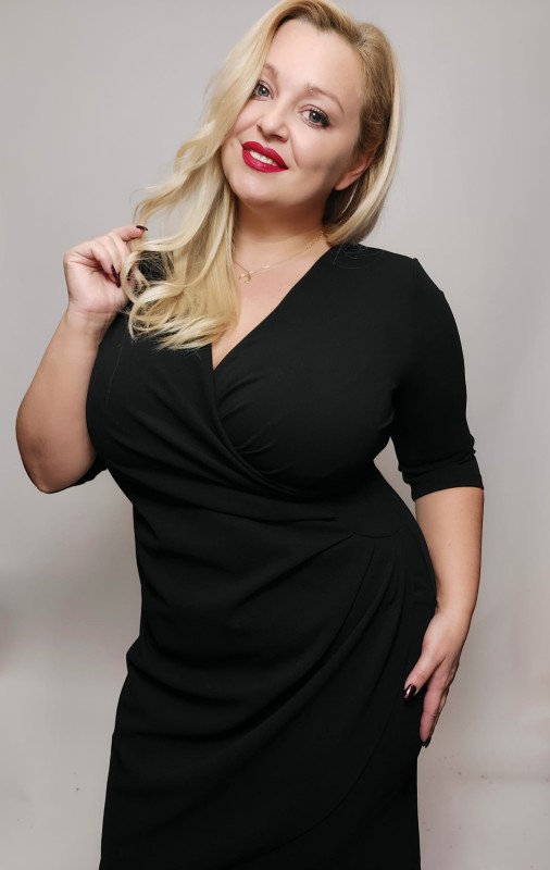 Sukienka plus size - NICOLE - GŁADKI MATERIAŁ  ( r. 44-52)   