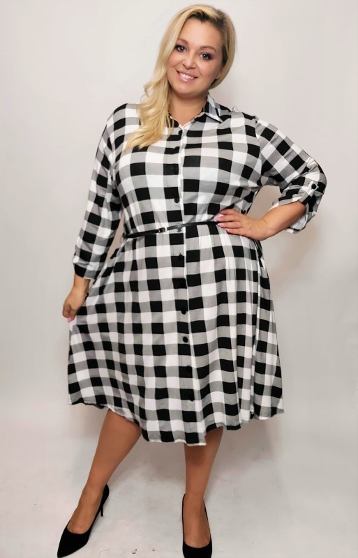 Sukienka w kratę plus size  CZARNO-BIAŁA ( r. 48-54)  