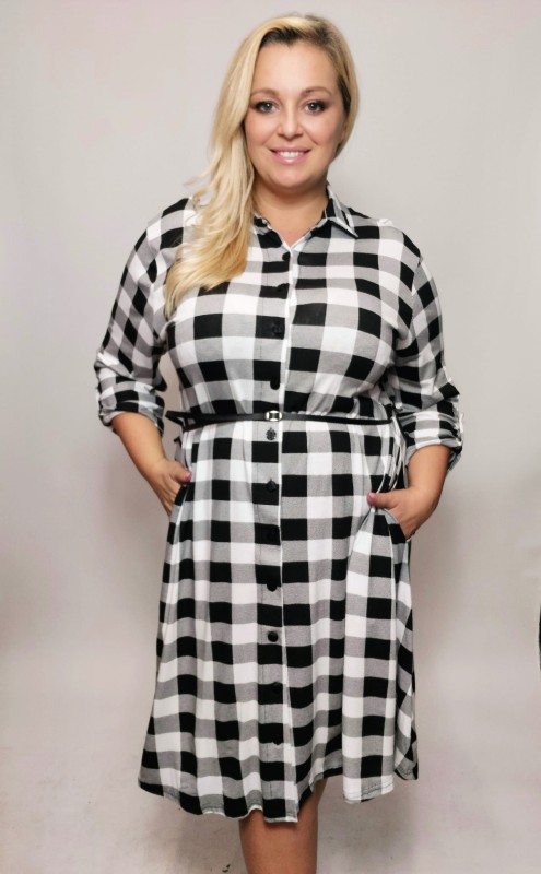 Sukienka w kratę plus size  CZARNO-BIAŁA ( r. 48-54)  