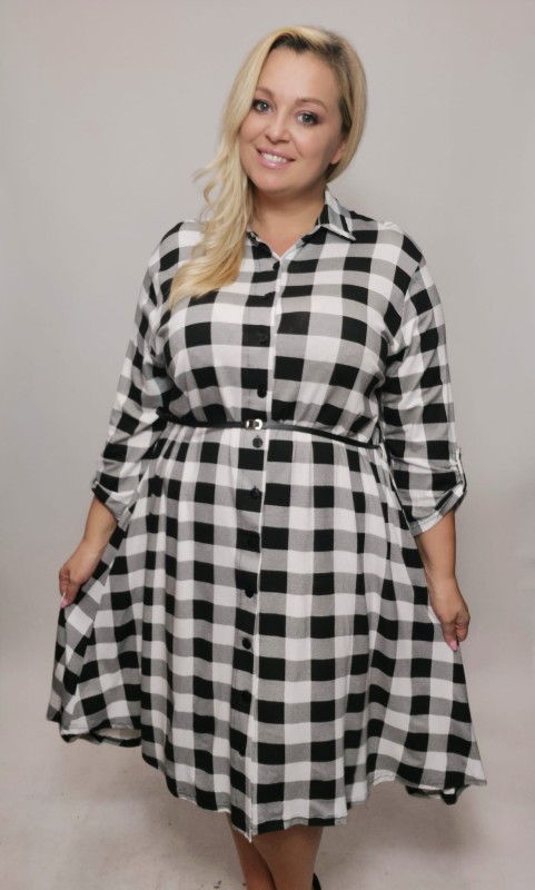Sukienka w kratę plus size  CZARNO-BIAŁA ( r. 48-54)  