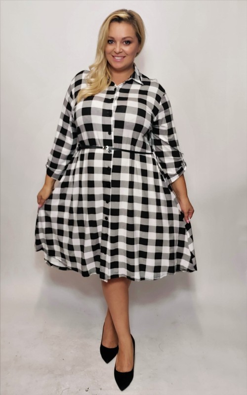 Sukienka w kratę plus size  CZARNO-BIAŁA ( r. 48-54)  