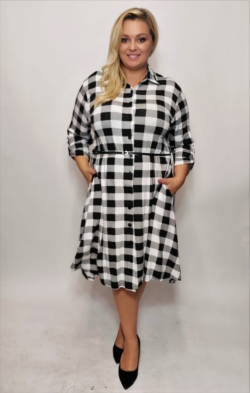 Sukienka w kratę plus size  CZARNO-BIAŁA ( r. 48-54)  
