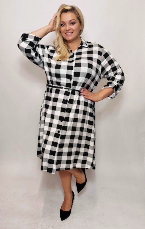 Sukienka w kratę plus size  CZARNO-BIAŁA ( r. 48-54)  