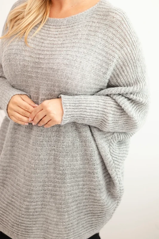 Sweter damski Plus Size z moherem – ponczo ( r. 48-56)