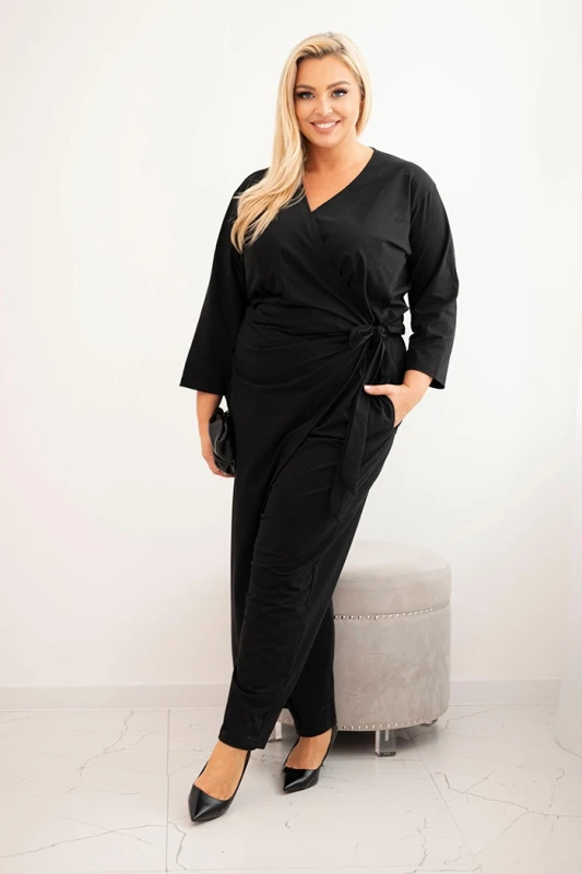 Kombinezon damski Plus Size z kopertowym dekoltem i wiązaniem w talii