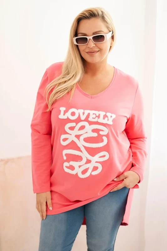 Bluzka damska Plus Size z aplikacją 3D „LOVELY”   