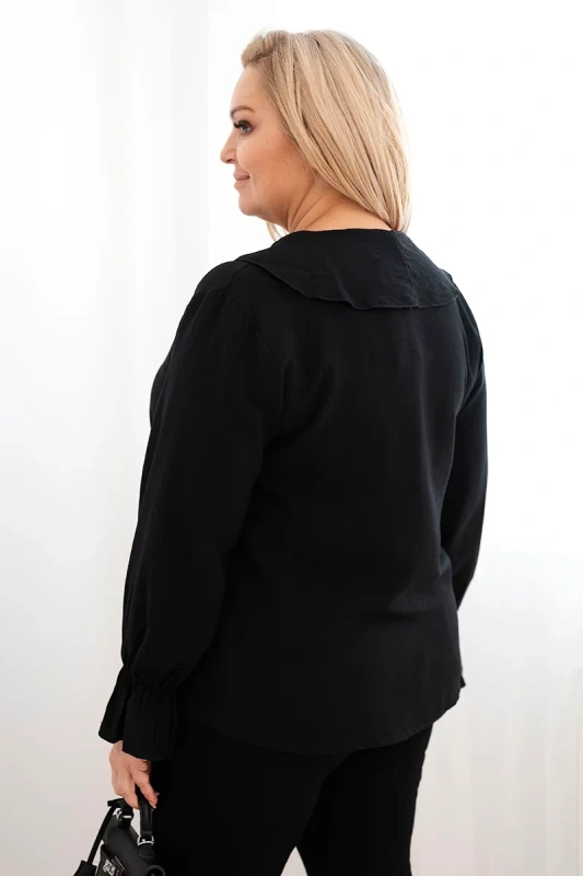 Bluzka damska wiskozowa Plus Size z falbaną i ozdobną broszką ( r. 44-48)  