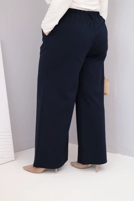 Spodnie  Plus Size „Siena” z szeroką nogawką i wysokim stanem (r.44-48)  