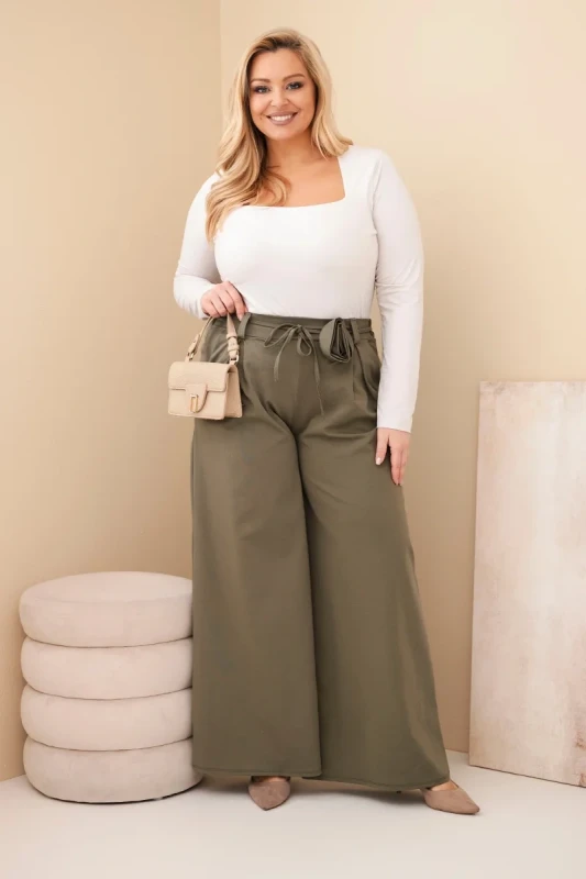 Spodnie damskie Plus Size z szeroką nogawką i ozdobnym kwiatem w talii ( r. 44-48)