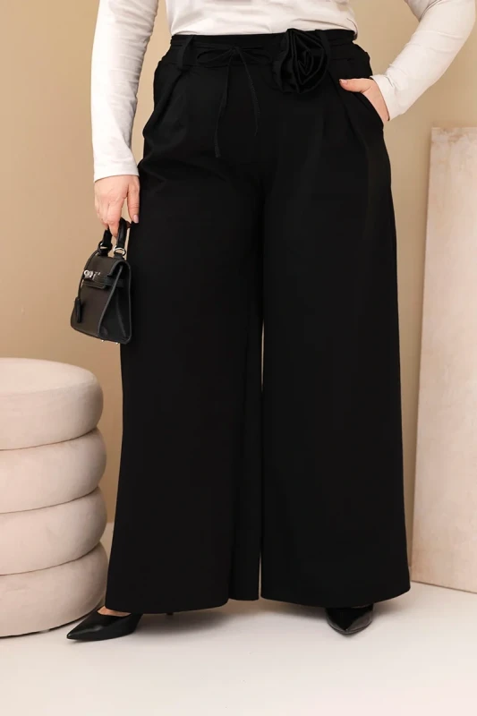 Spodnie damskie Plus Size z szeroką nogawką i ozdobnym kwiatem w talii ( r. 44-48)  