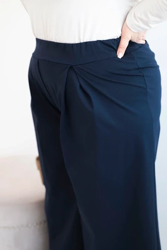 Spodnie damskie Plus Size z szerokimi nogawkami i plisowaniem ( r. 44-48)