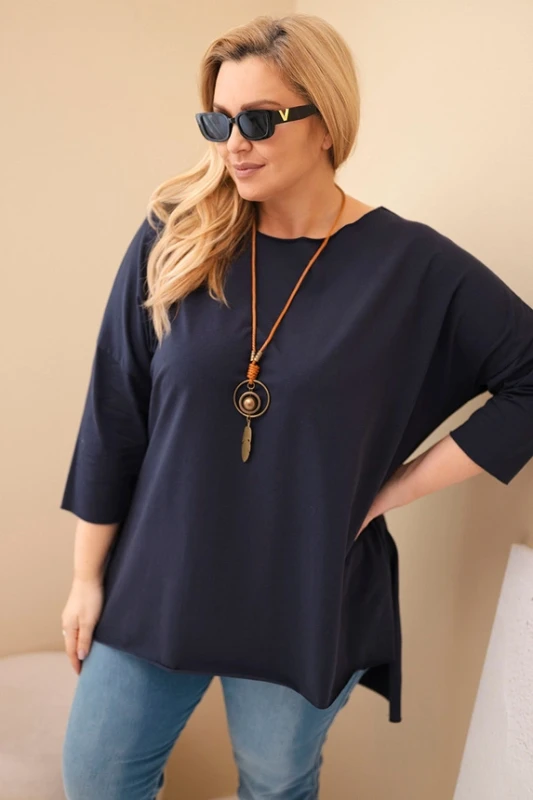 Bluzka Plus Size bawełniana  z wisiorkiem ( r. 48-54 ) 