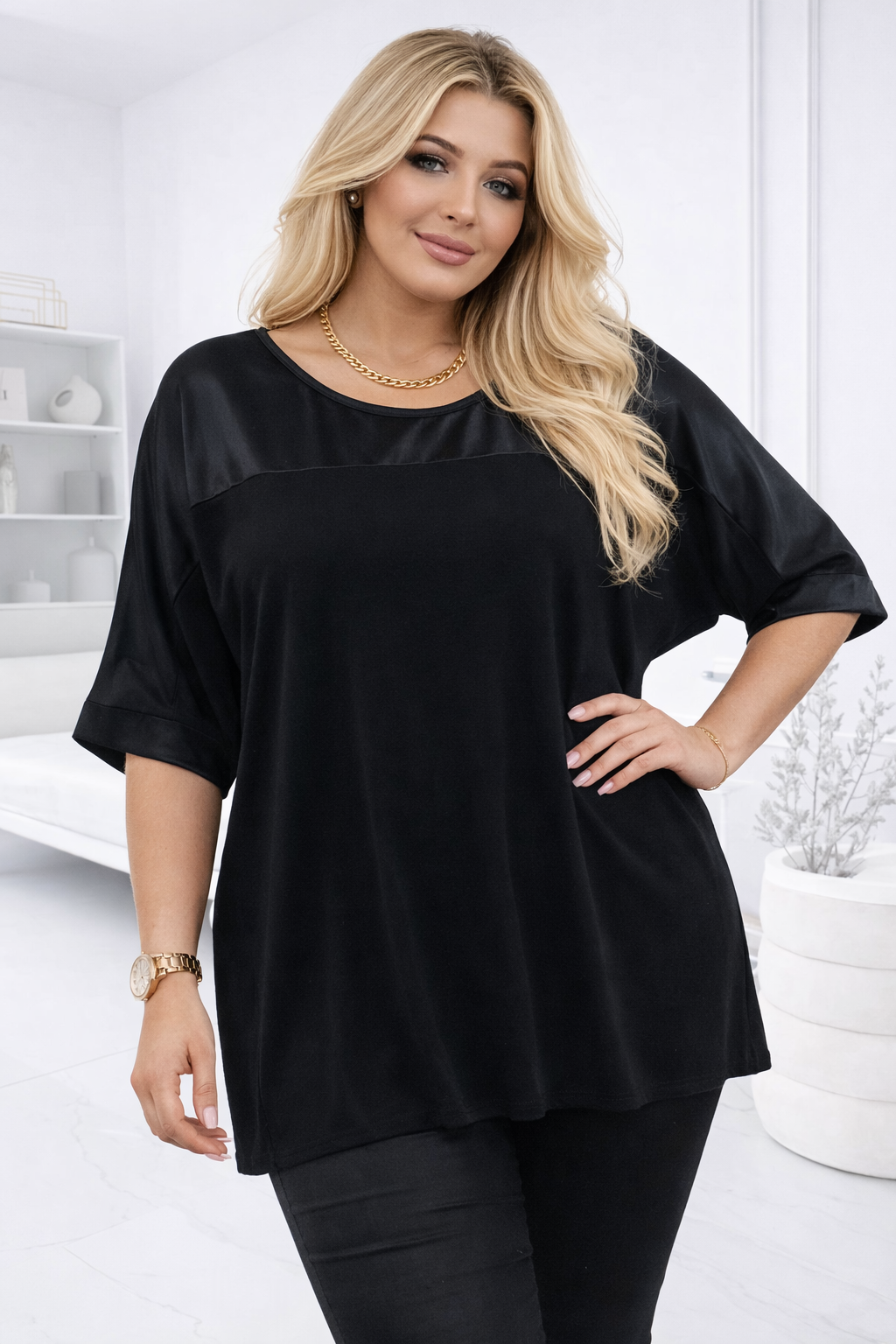 Bluzka  Plus Size z wiskozy z satynowym wykończeniem ( r. 50-56) 