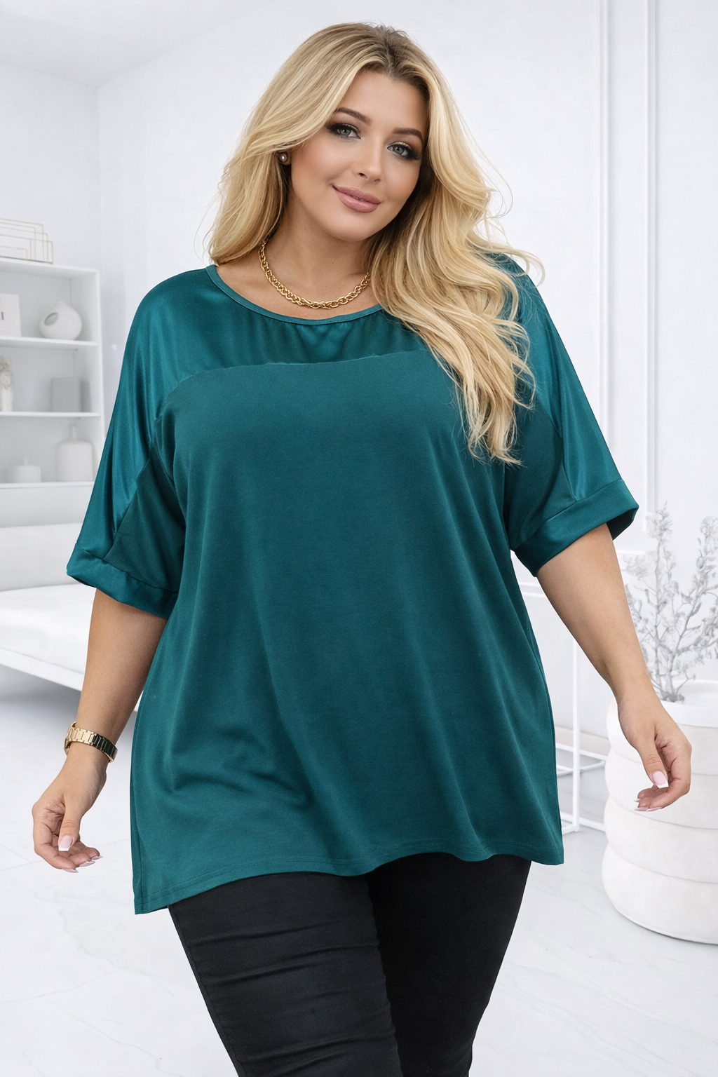 Bluzka  Plus Size z wiskozy z satynowym wykończeniem ( r. 50-56)