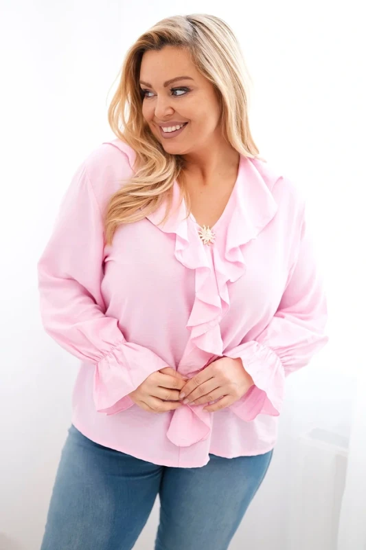 Bluzka damska wiskozowa Plus Size z falbaną i ozdobną broszką ( r. 44-48) 