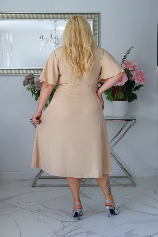 Sukienka z biżuteryjną klamrą  KOD S1013 (r. 48-54) 