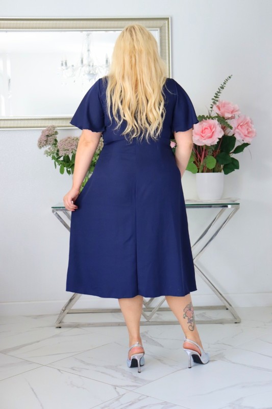 Sukienka z biżuteryjną klamrą  KOD S1013 (r. 48-54)    