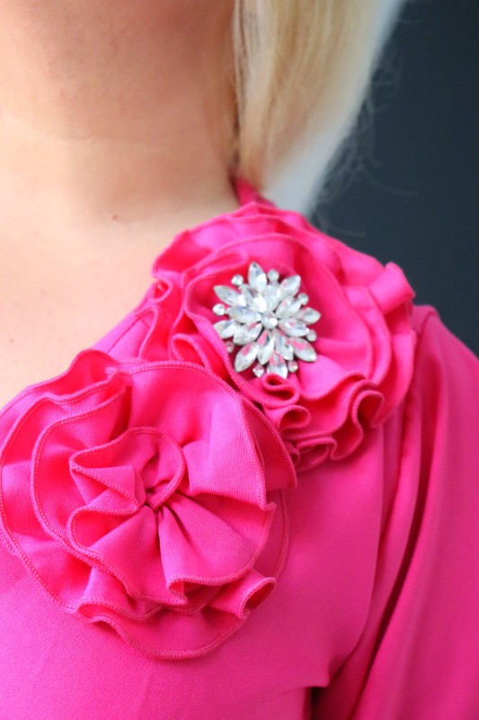 Sukienka plus size w zestawie z broszką KOD S1014 (r. 48-54)    